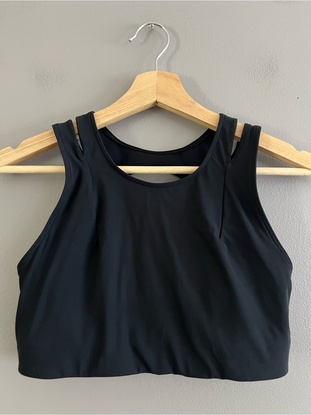 Lululemon Strong Front Bra Medium Support Sz 6 B/C Cups Cropped Sports Bra Yoga
